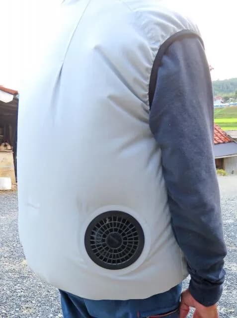 【疑問】空調服ってどうなん?あんなの涼しいはずないやんって思うんやけど・・・・・・