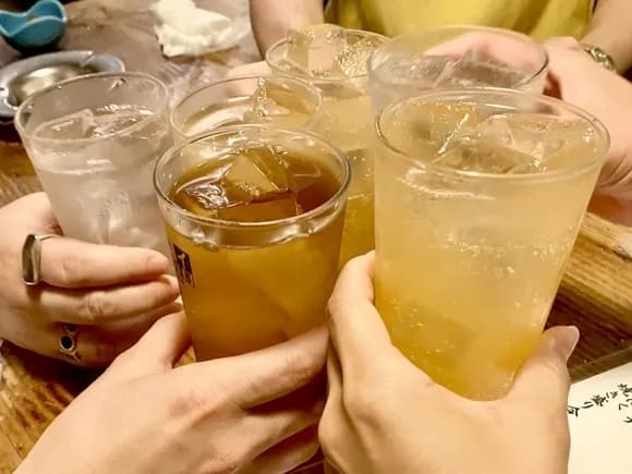 【悲報】一般的に言う「酒が強い」の基準がこれらしいwwwwwwwwww