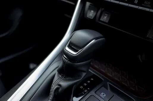 【悲報】AT「クリープ現象(アクセル押さなくてもジワジワ進む)」←これを無くせない理由wwwwwwwwwwwwwwww