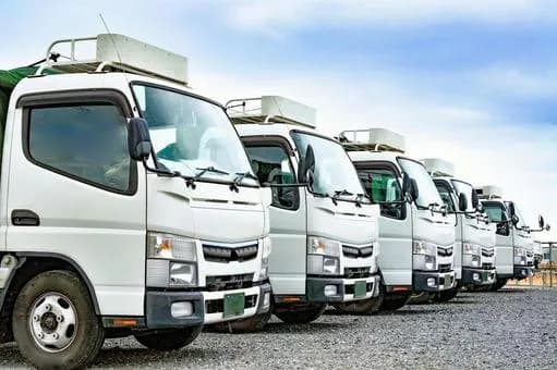 【悲報】運送業界「未経験のおっさんでも良いから来て」中型フォーク持ち40ワイ「はい」