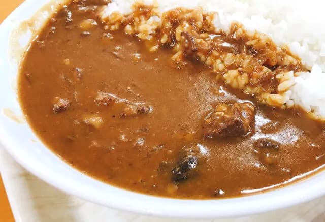 外食のカレー、なんかシャバシャバで辛くて不味い