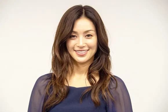 【朗報】酒井法子さん、ミニスカ兎耳ディナーショーwwwwwwwwwwwwwwwww