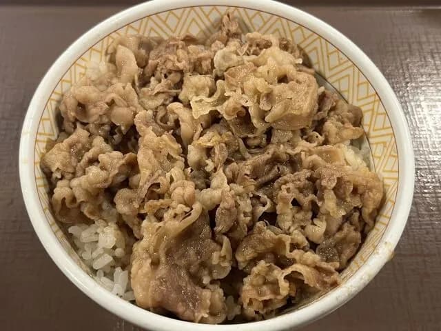 「吉野家」「松屋」「すき家」が並んでててすき家に入る人いない説