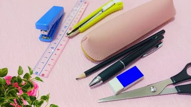 三大買ったは良いが使い切ったことないもの「消しゴム」「ボールペン」あと一つは?