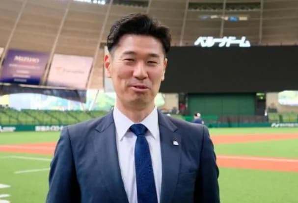 西武ファン、補強成功で広池本部長にサイン行列が発生