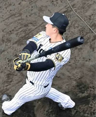 阪神ドラ1・立石 負傷後初屋外ティーで23スイング 藤川監督「状況のチェックをお願い」和田ヘッドが視察