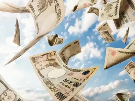 【悲報】金持ち「高級車!高級ホテル!キャバクラ!牛肉にウニのせたやつ!」