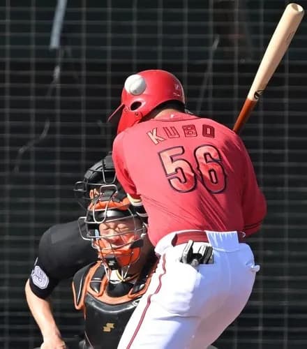 巨人-広島戦でアクシデント 久保が頭部死球で担架搬送 石川は練習試合で異例の危険球退場処分 阿部監督がベンチを出て三塁ベンチへ謝罪 球場は騒然