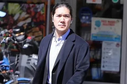 やつれ顔小室圭弁護士ファミリーと国民世論 「孫の顔を見せる」一時帰国プランがなかなか確定しない理由???