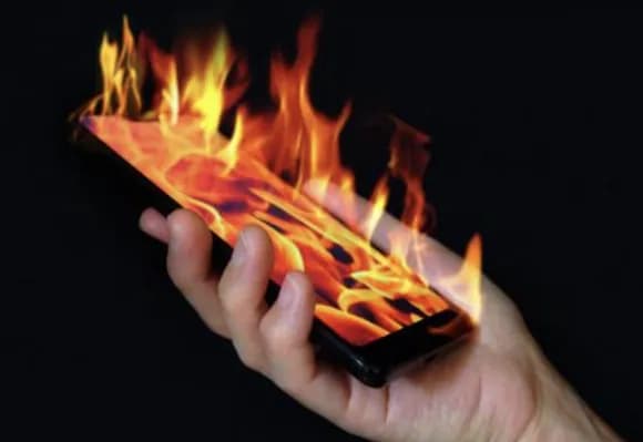 【急募】叩くと信者が一瞬でシュバってくるものと言えば?wwwwww