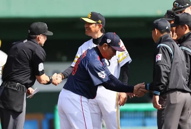 侍ジャパン 0-4 ソフトバンク(2安打完封負け)←もうソフトバンクがWBC出ろよ