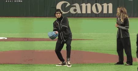 ルフィ(実写)の始球式wwwwwwwwwwwwww