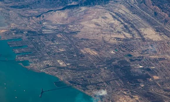 【悲報】イラン「ホルムズ海峡を使う奴らは絶対に許さない!生物兵器を発射する!」←これ・・・・・・