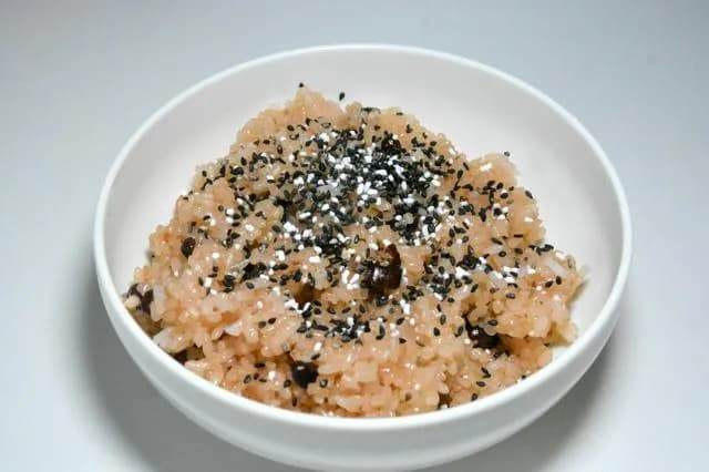 給食「赤飯出すね♥」 敵「今日は3/11なんだが😡」 給食「あっ…」 →赤飯全廃棄へ