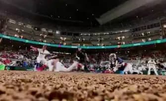 【動画】ゲレーロJr.とソトの片手ヘッスラ、ガチで上手すぎるwwwwwwwwwww