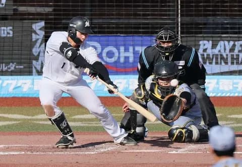 ロッテ・サブロー監督「結果オーライにはしたくない」藤原のバント失敗に苦言