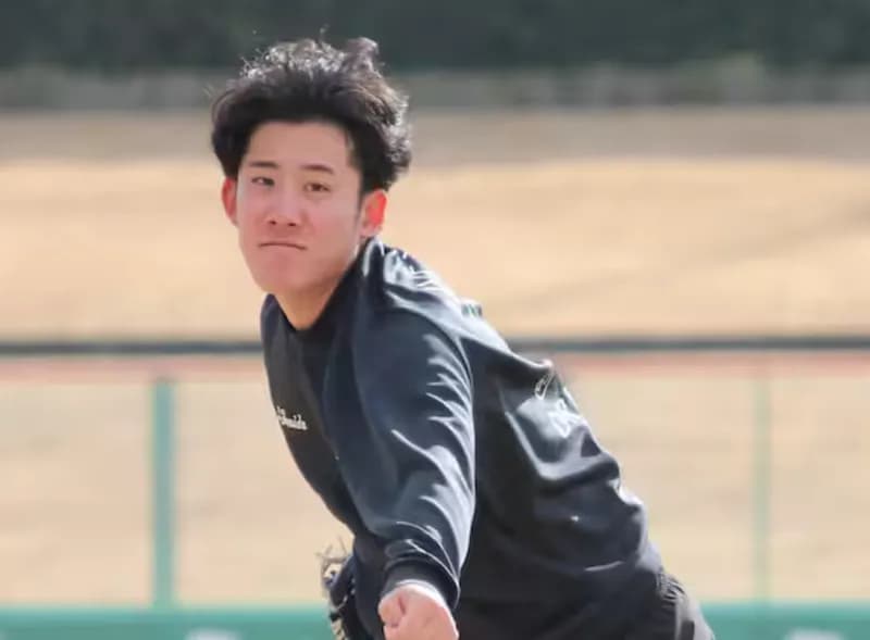 【悲報】富田蓮、135km/h(ストレート)を豪快に運ばれる