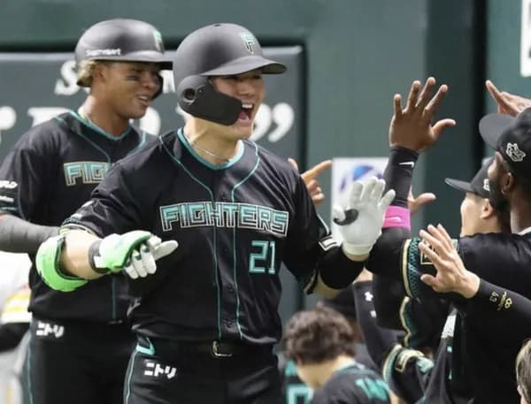 【速報】清宮、万波の開幕戦初回HRで3点先制キタ━━━━(゚∀゚)━━━━!!