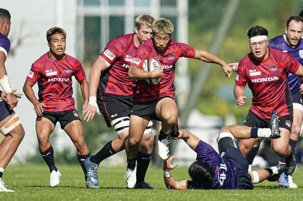 ラグビー「金出すからスタジアムの席の色赤にして」Jリーグ「ちょっと待って 🖐」