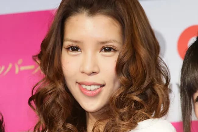 【悲報】坂口杏里さん、レジを通さないと使えないギフトカードを万引きしていた……