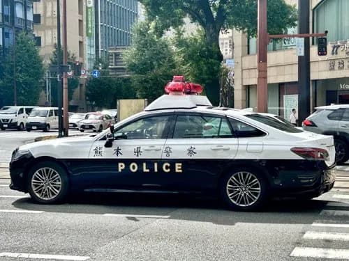 【悲報】制限速度+10キロオーバー、パトカーですらやってるという事実wwwwwwwwww