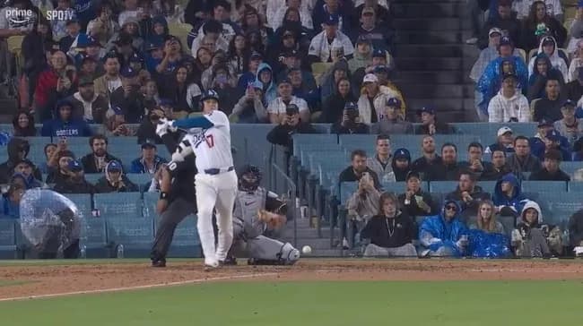 大谷翔平、第四打席で二試合連続安打となるライト前ヒット!!!!!