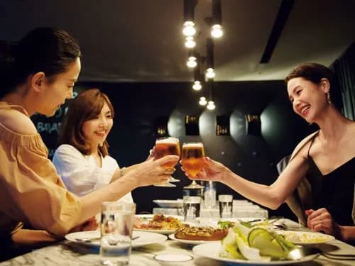 【画像】おばさんだらけの女子会、ガチでキツすぎるwwwwwwwwww