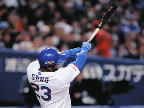 【中日】サノー、決勝2号先制2ラン!則本のスライダーを振り抜き左翼スタンドへ!