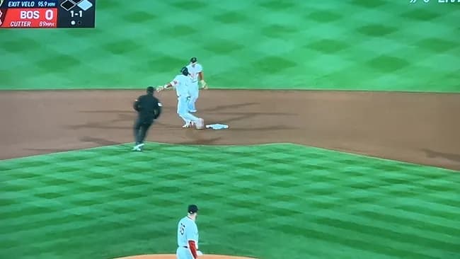 【動画】レッドソックスのダブルプレーw w w w w w w w w w w w w w w w w w w w w w w w w w w w w w w w