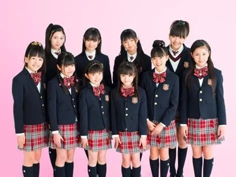 【悲報】三吉彩花さん(30)、背中にクソでかタトゥー入れてしまう・・・・・・・・・