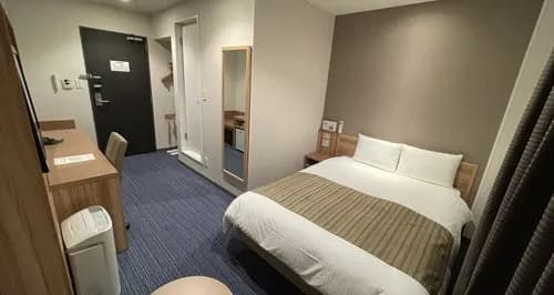 【悲報】新入社員さん「出張先のホテル取っておきました!相部屋で!」ワイ「お、おう…」・・・・・・・・・