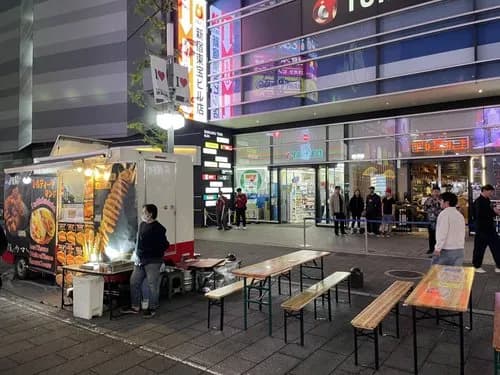 【悲報】トー横キッズさん、焼肉キッチンカーに完全駆逐されてしまうwwwwwwwwww