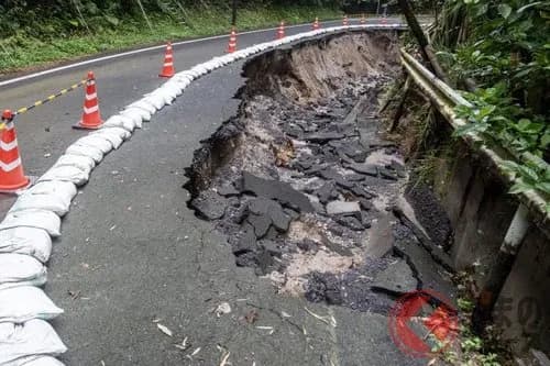 【悲報】日本の道路さん、陥没しまくってしまうwwwwwwwwww