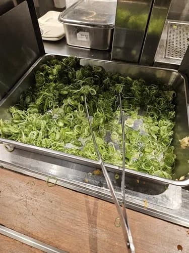 【悲報】ラーメンのトッピング乗せ放題の店があったらめっちゃ流行りそうじゃね?wwwwwwwwww