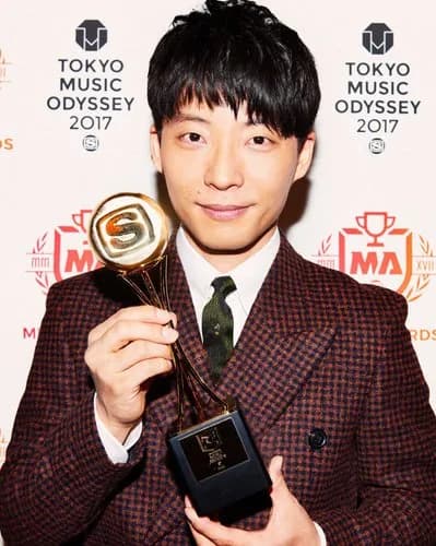 【悲報】星野源さん(顔C、曲C、演技C、嫁S)←こいつwwwwwwwwww
