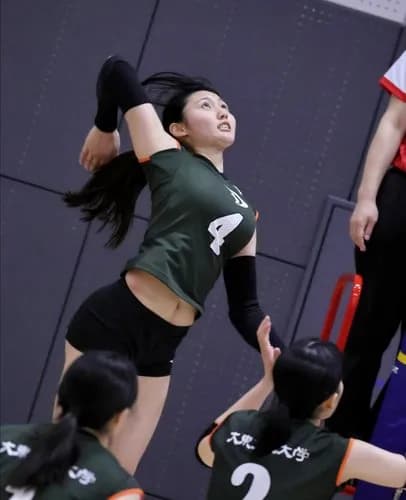 【朗報】巨乳女子バレー部員さん、発見されるwwwwwwwwww
