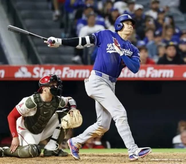 【MLB】解説者(昔「日本人はなんとか30本目指して欲しいです」今「40本行けますね!55本笑!」←これ