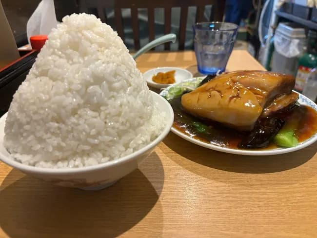 【画像】ドカ盛り中華に来たンゴwwwwwwwww